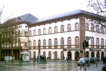 Zentrales Geb&auml;ude der Nassauischen Sparkasse in Wiesbaden
