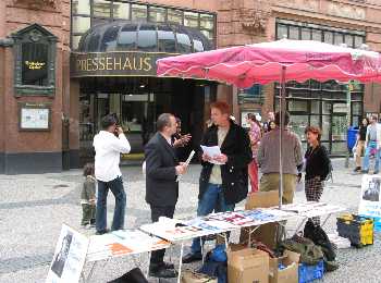 Kundgebung beim Wiesbadener Kurier